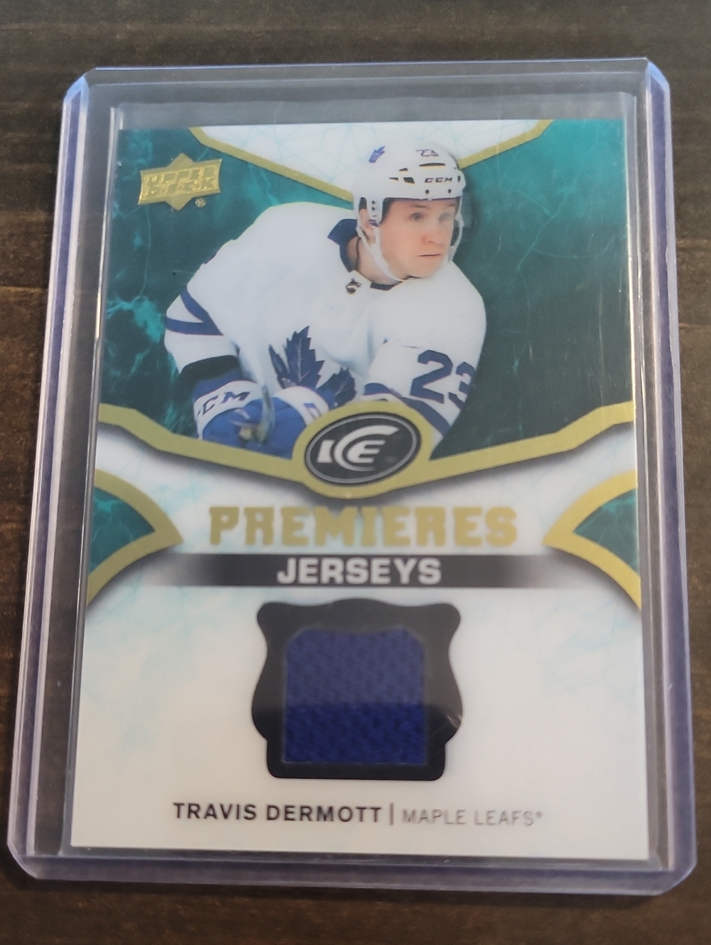 2018/19 Upper Deck Premières Jerseys Travis Dermott Blue Memorabilia Card